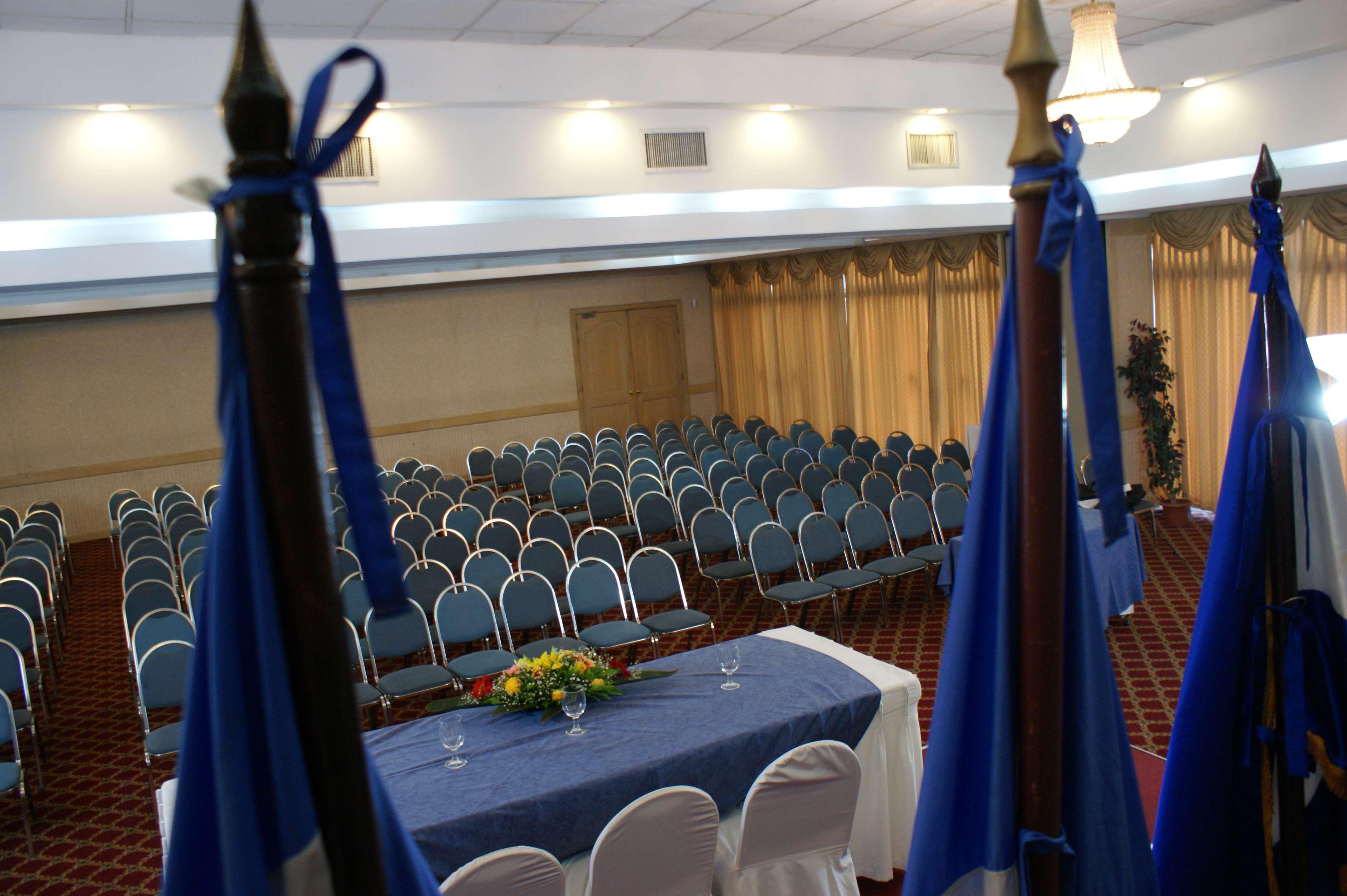 Best Western Plus - Magee Inn & Suites מראה חיצוני תמונה